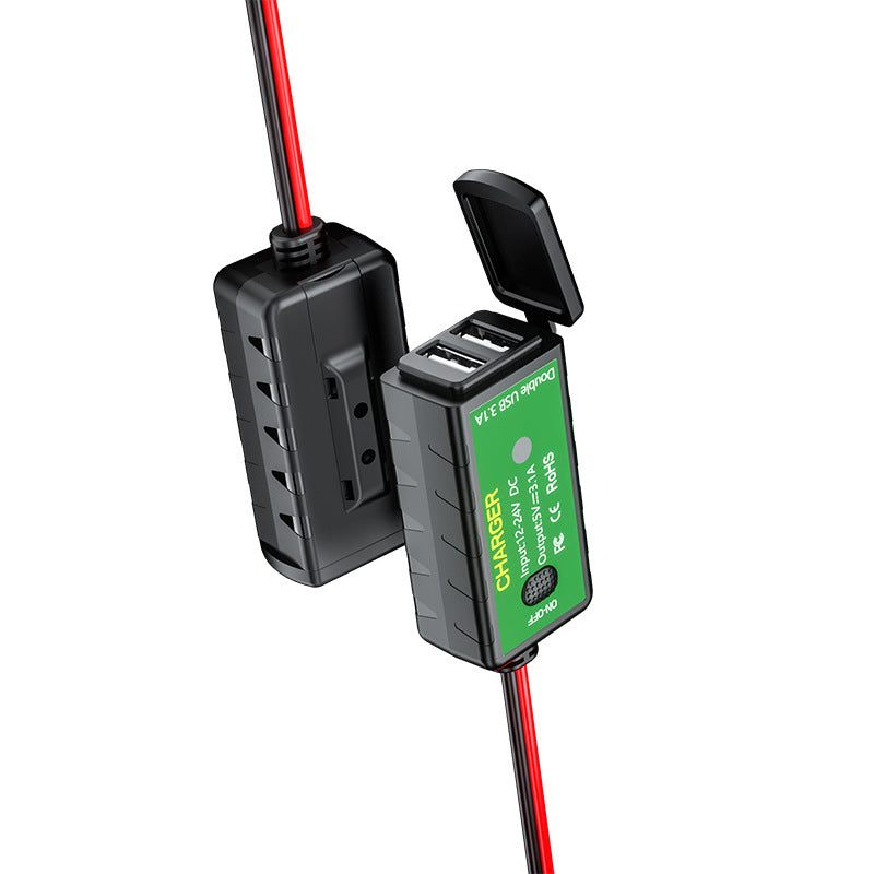 Cargador USB manillar moto resistente al agua vista lateral — SmartHome Pro